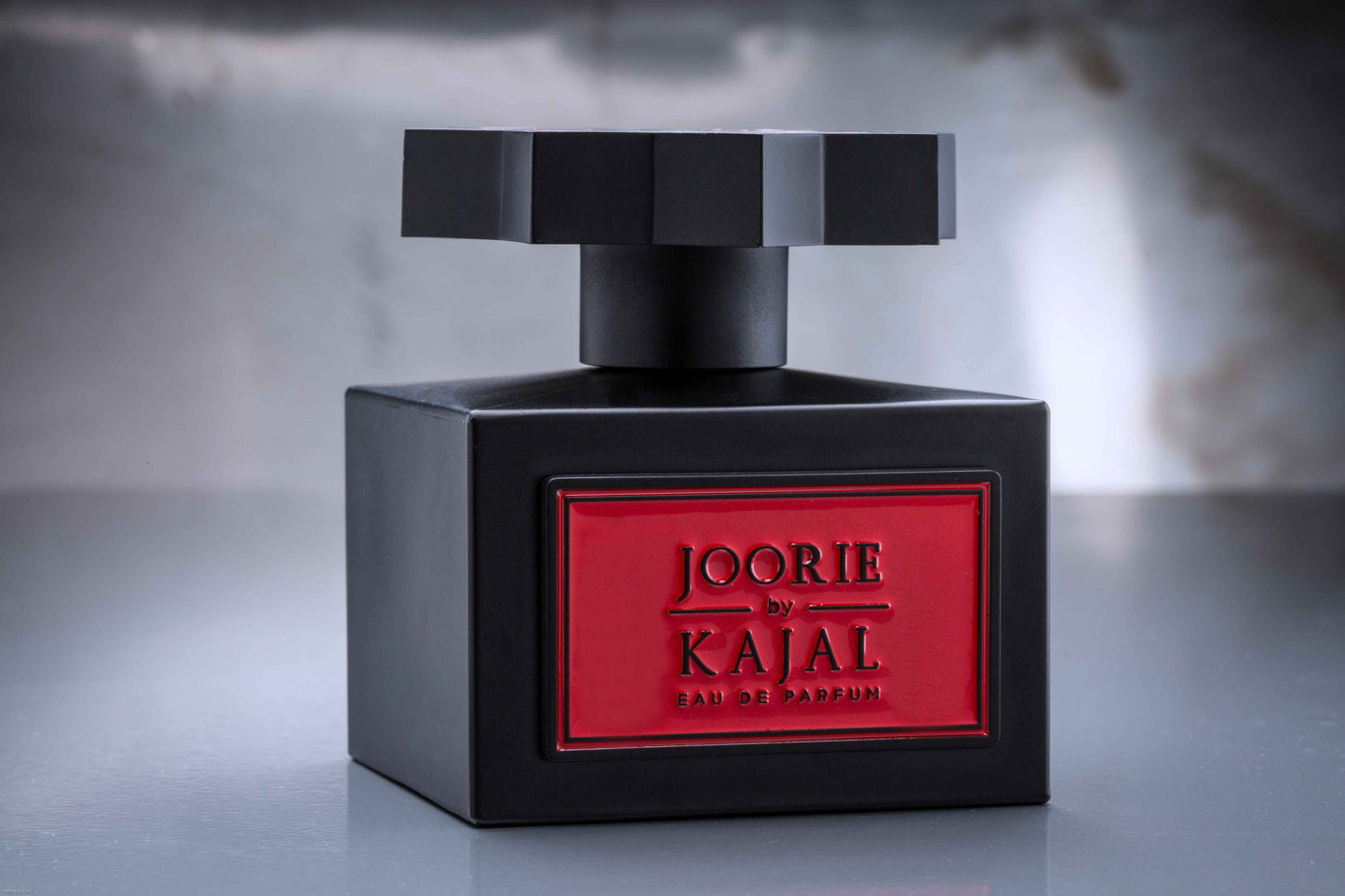 Joorie by Kajal - L'Abbraccio di una Rosa, una Storia d'Amore Eterna