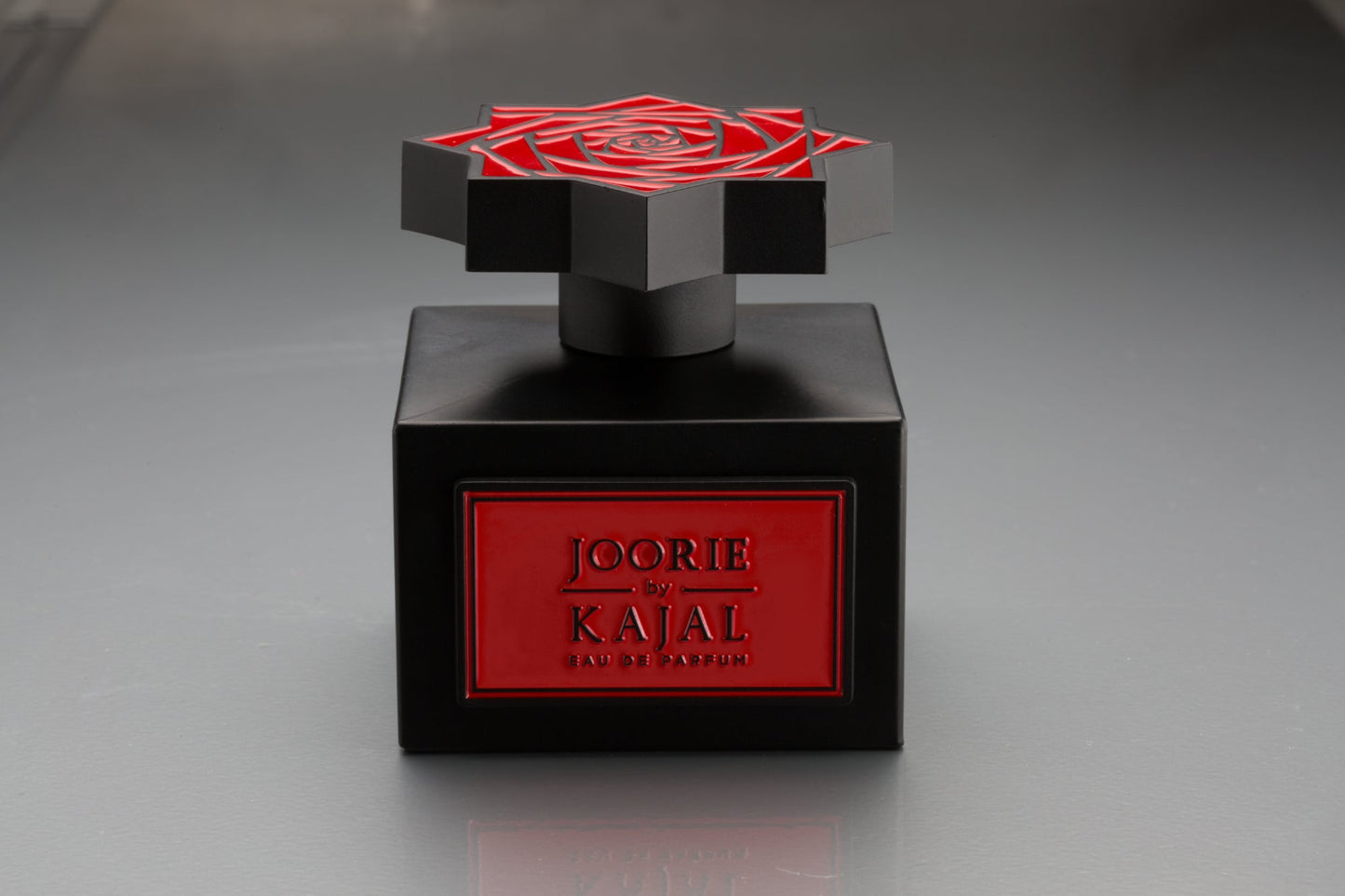 Joorie by Kajal - L'Abbraccio di una Rosa, una Storia d'Amore Eterna